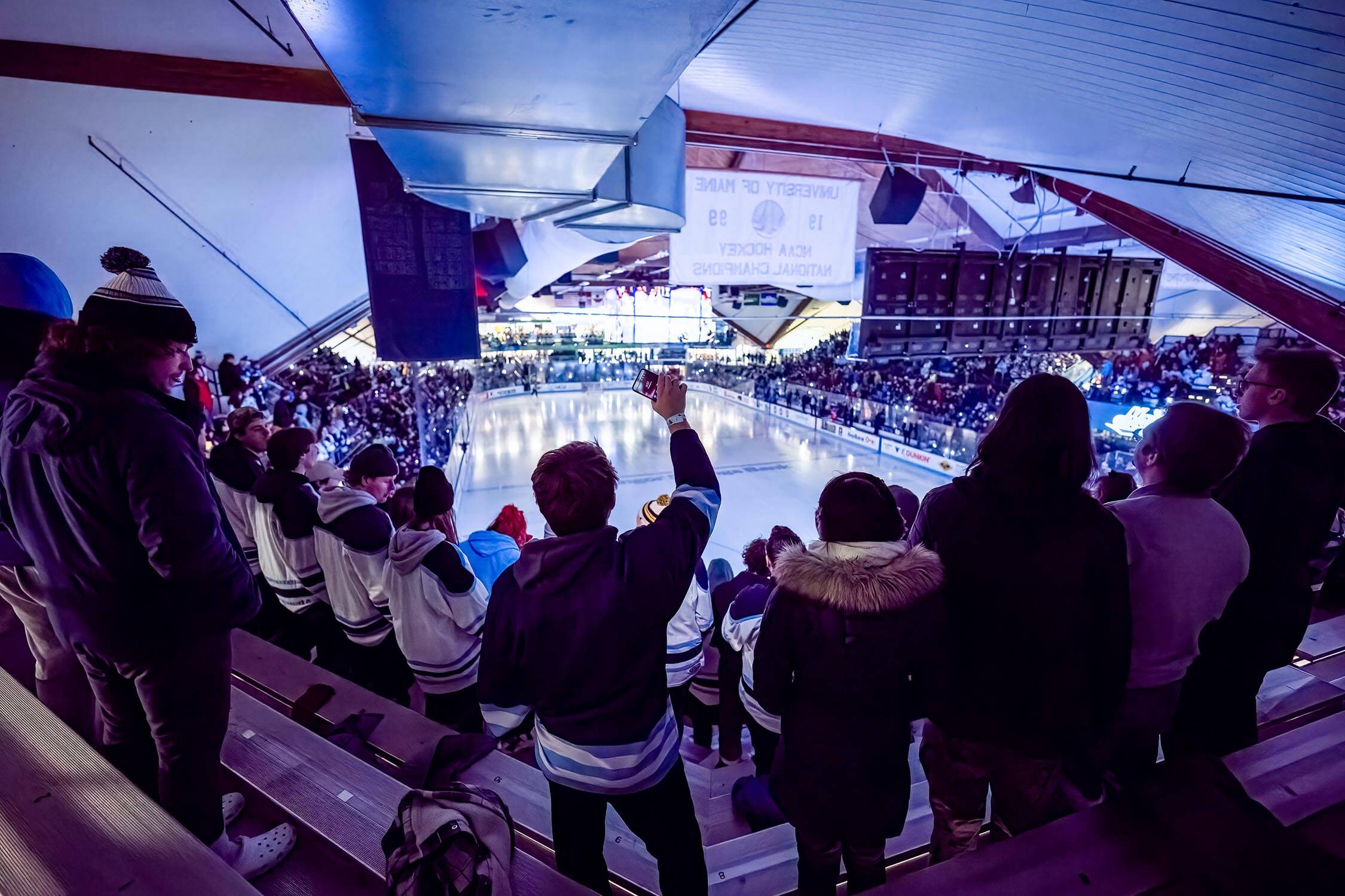 a hockey crowd and rink